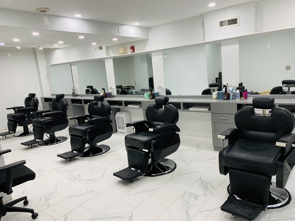 Line of five barber chairs at Puglisi